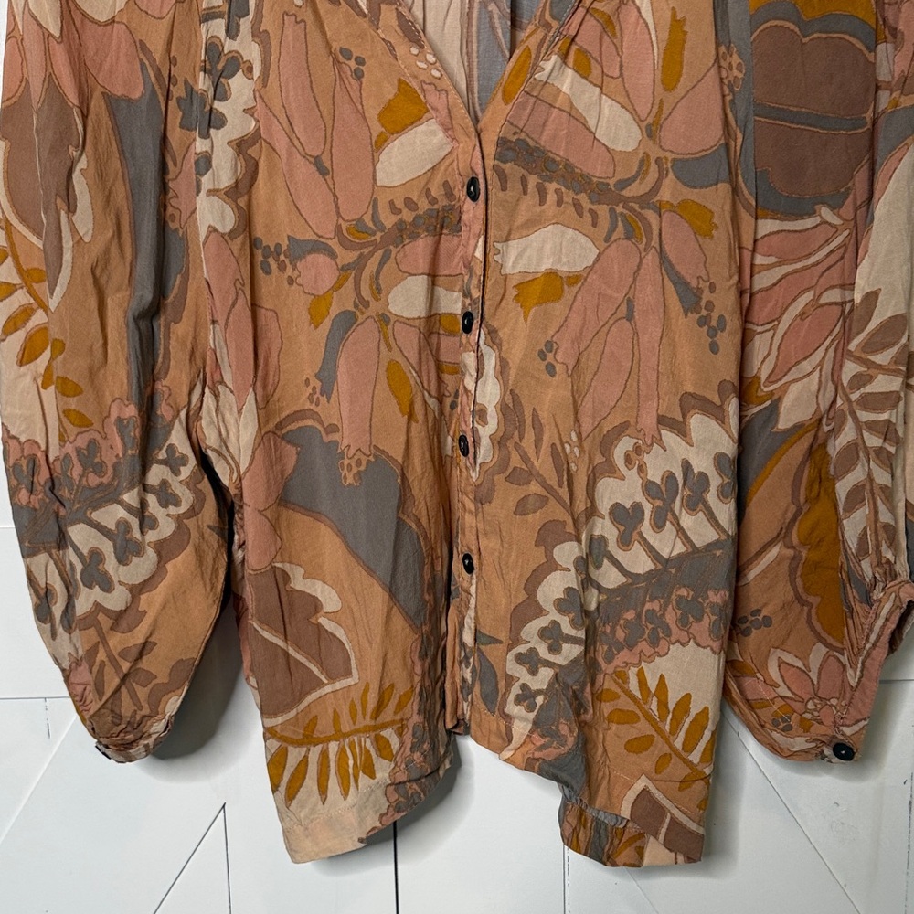 Karlie Tan Floral Button Down Blouse Balloon Sleeves - Picture 3 of 11